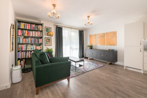 undefined, Seven Sisters Road, London N4