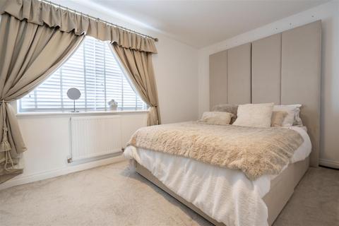 3 bedroom semi-detached house for sale, Aspen Avenue, Newcastle Upon Tyne