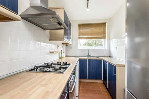 2 bedroom flat to rent, Kersfield Road, London SW15