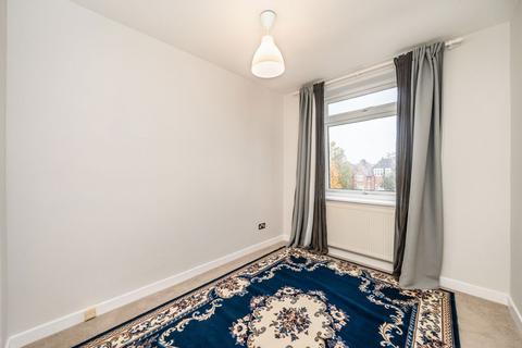 2 bedroom flat to rent, Kersfield Road, London SW15