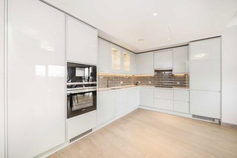 3 bedroom flat to rent, Chivers Passage, London SW18