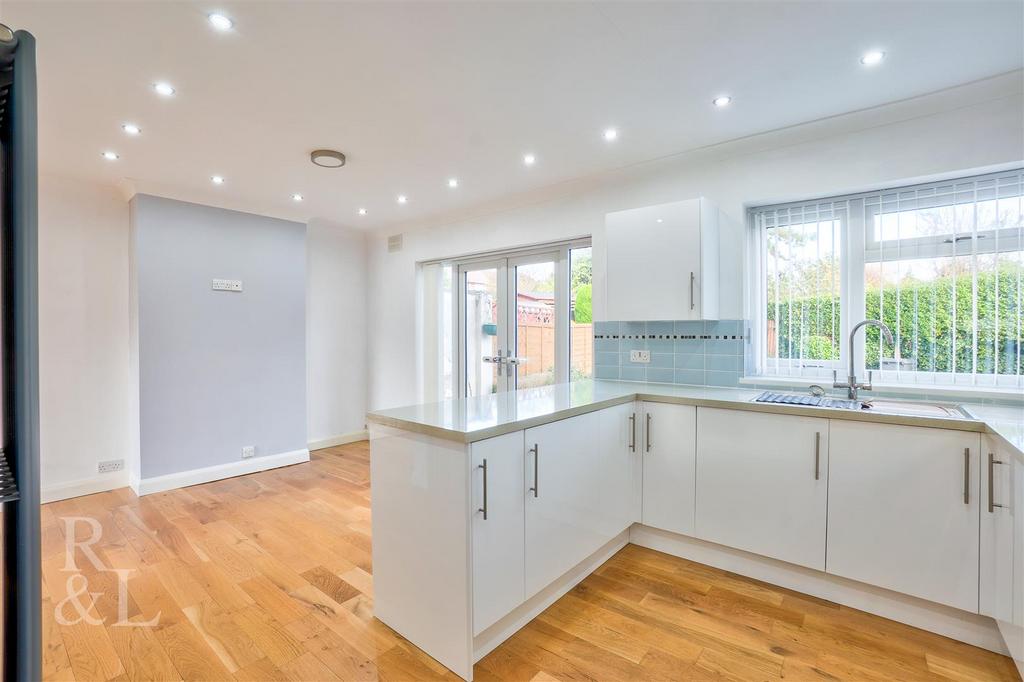 11 Carhampton Road (17).jpg