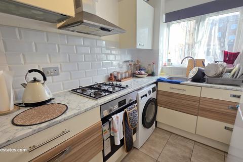 1 bedroom flat for sale, Wigston Close, Edmonton, London N18