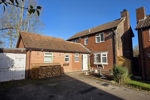 3 bedroom detached house for sale, Winchester Drive, Melton Mowbray, LE13