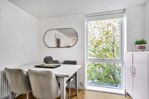 undefined, Owens Court, Richmond, TW9