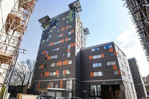 2 bedroom flat to rent, Wharf Lane, London E14