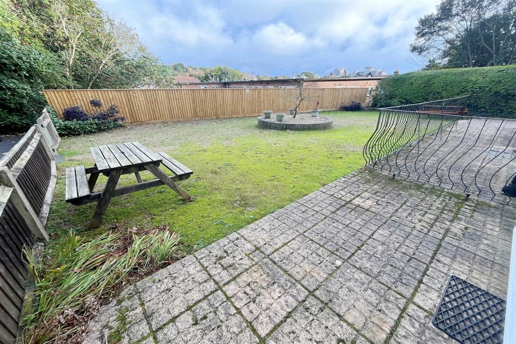 Patio &amp; Communal