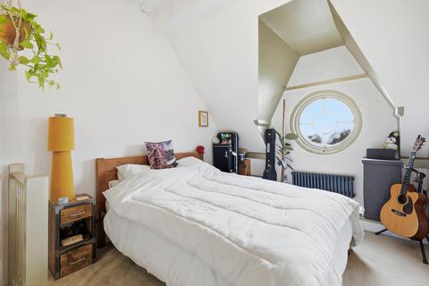 1 bedroom flat for sale, Clock Court, Victory Road, Wanstead
