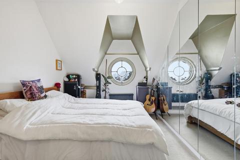 1 bedroom flat for sale, Clock Court, Victory Road, Wanstead