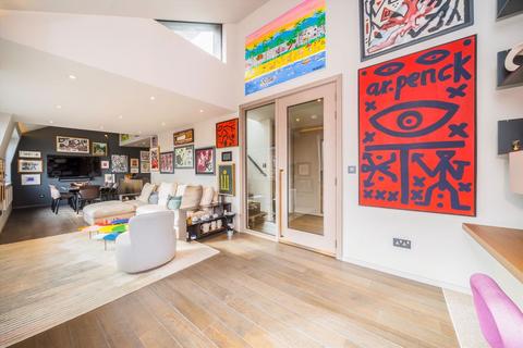 undefined, Rosebery Avenue, London EC1R