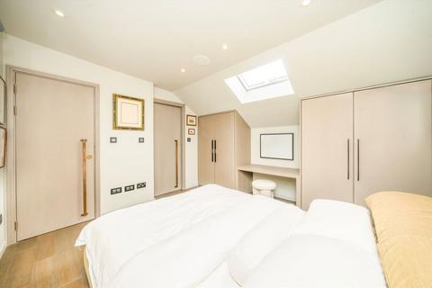 undefined, Rosebery Avenue, London EC1R