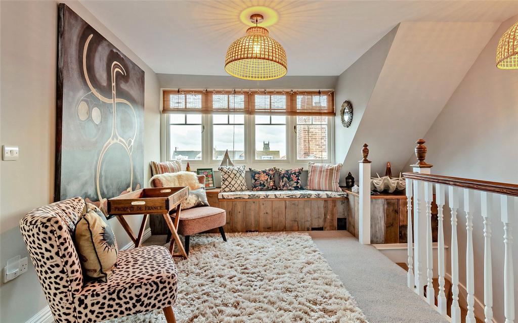2nd Floor Landing