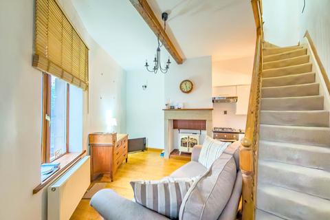 1 bedroom end of terrace house for sale, Upper Batley Low Lane, Birstall