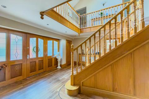 5 bedroom detached house for sale, Birkby Brow Crescent, Birstall