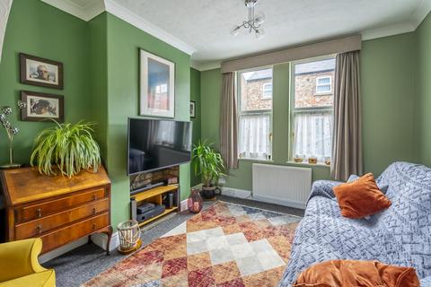 2 bedroom terraced house for sale, Howe Street, York