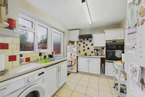 3 bedroom detached house for sale, Giffard Drive, Welland