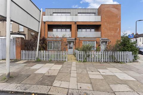 2 bedroom flat for sale, Rectory Road, Southall UB2