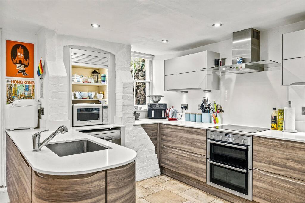 Kitchen2.jpeg