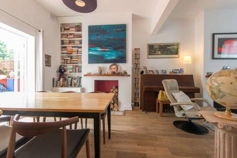 undefined, Tell Grove,  London, SE22