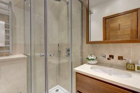 1 bedroom flat to rent, Kensington Gardens Square, London W2