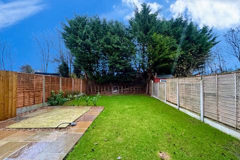 3 bedroom end of terrace house to rent, 3 Bed End-Terraced House, St. Wilfred Road, Bridlington, YO16 4DU