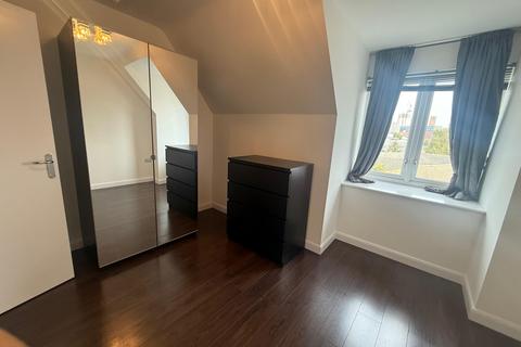 undefined, Featherstone Road, UB2