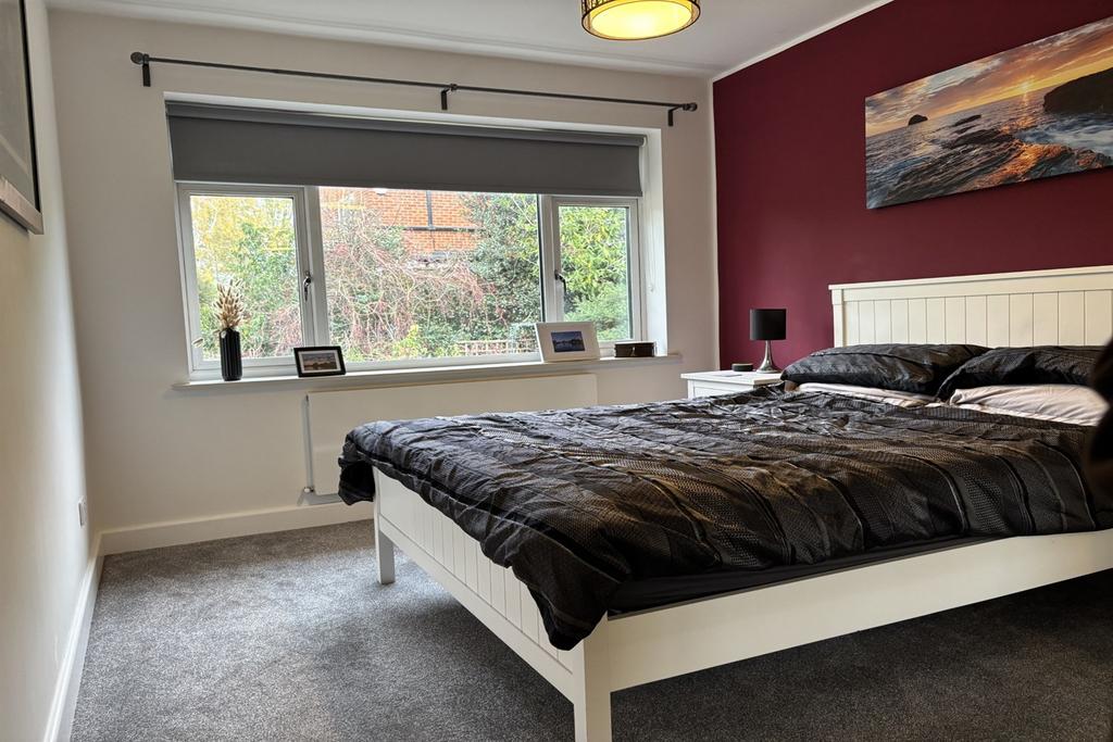 Bedroom 2 (Main)