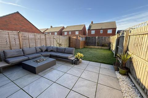 2 bedroom semi-detached house for sale, Harrier Way, Burton-On-Trent DE14