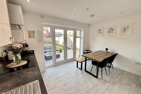 2 bedroom semi-detached house for sale, Harrier Way, Burton-On-Trent DE14