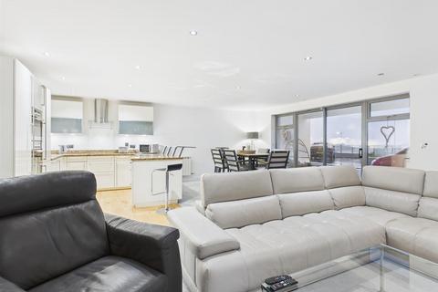 3 bedroom apartment for sale, Modern Coastal Apt with Three Bedrooms at West Park