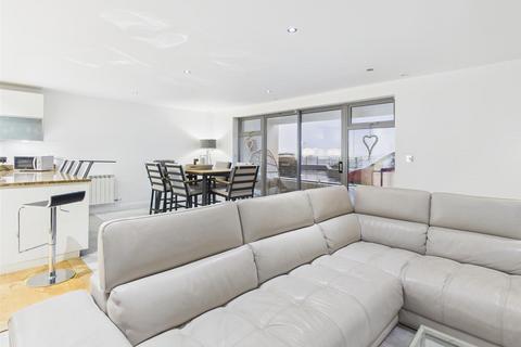 3 bedroom apartment for sale, Modern Coastal Apt with Three Bedrooms at West Park