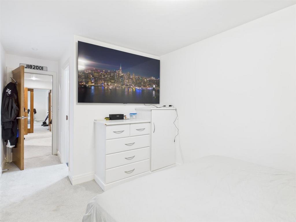 CAM04392 G0-PR0154-STILL013.jpg