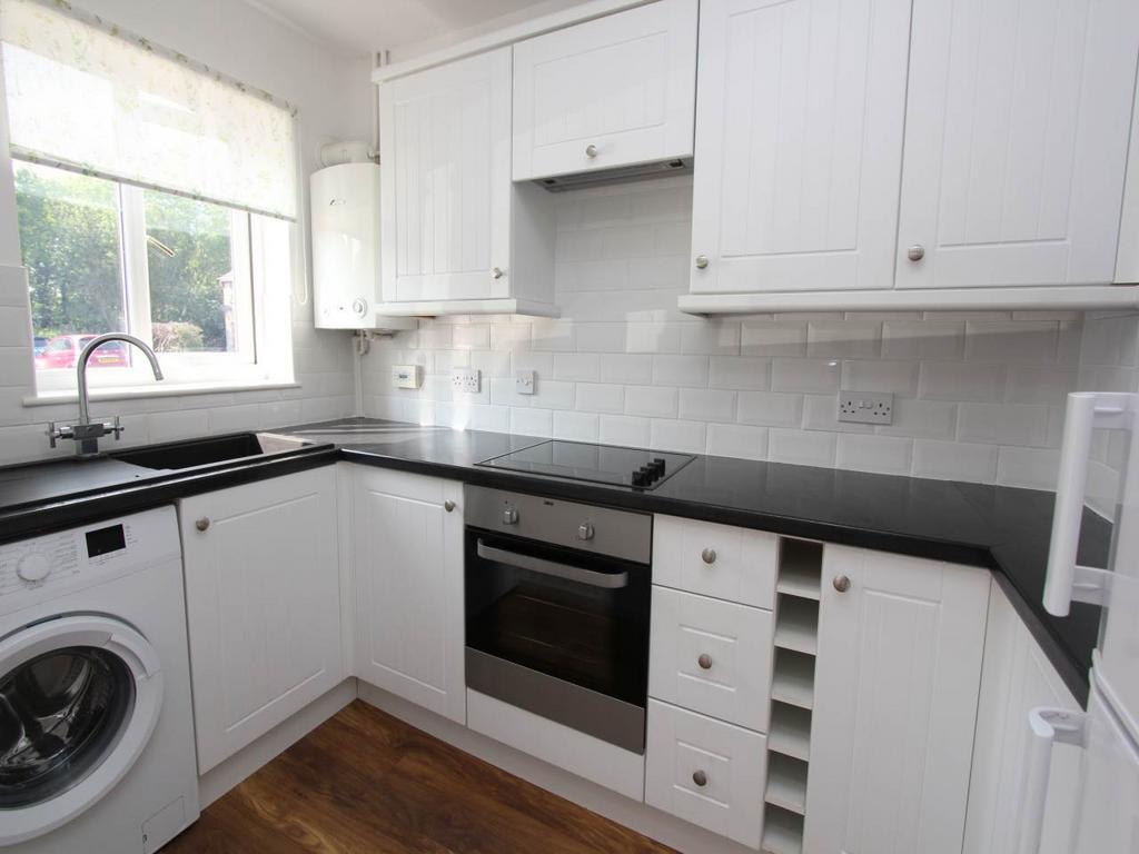 Kitchen 28 Cwrt Y Ca