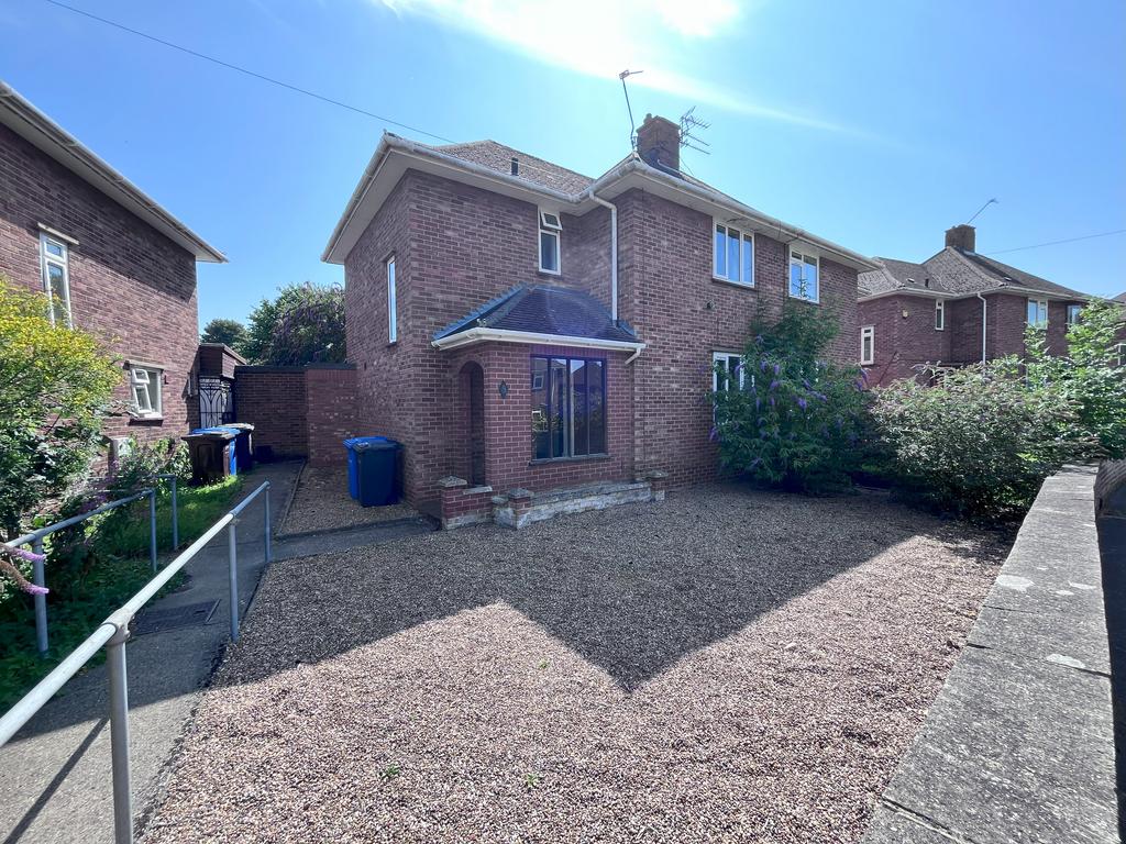 4 bedroom semi-detached house to rent