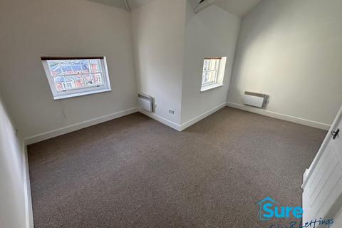 undefined, The Crescent, Gloucester, GL1.