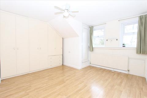 2 bedroom flat to rent, Church Street, London, N9