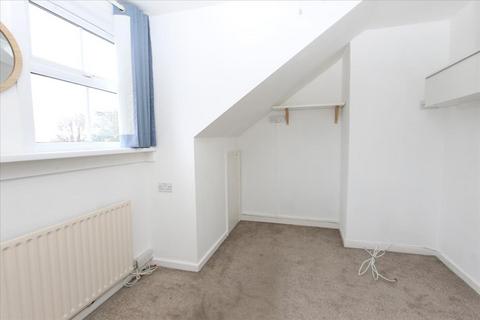 2 bedroom flat to rent, Church Street, London, N9