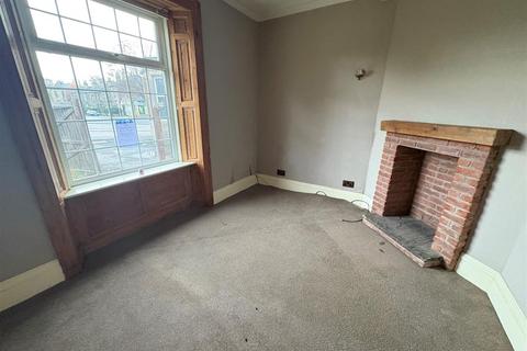 2 bedroom semi-detached house for sale, Bradford Road, Liversedge