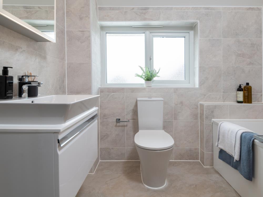Bathroom of the Harrogate, 4 bedroom house