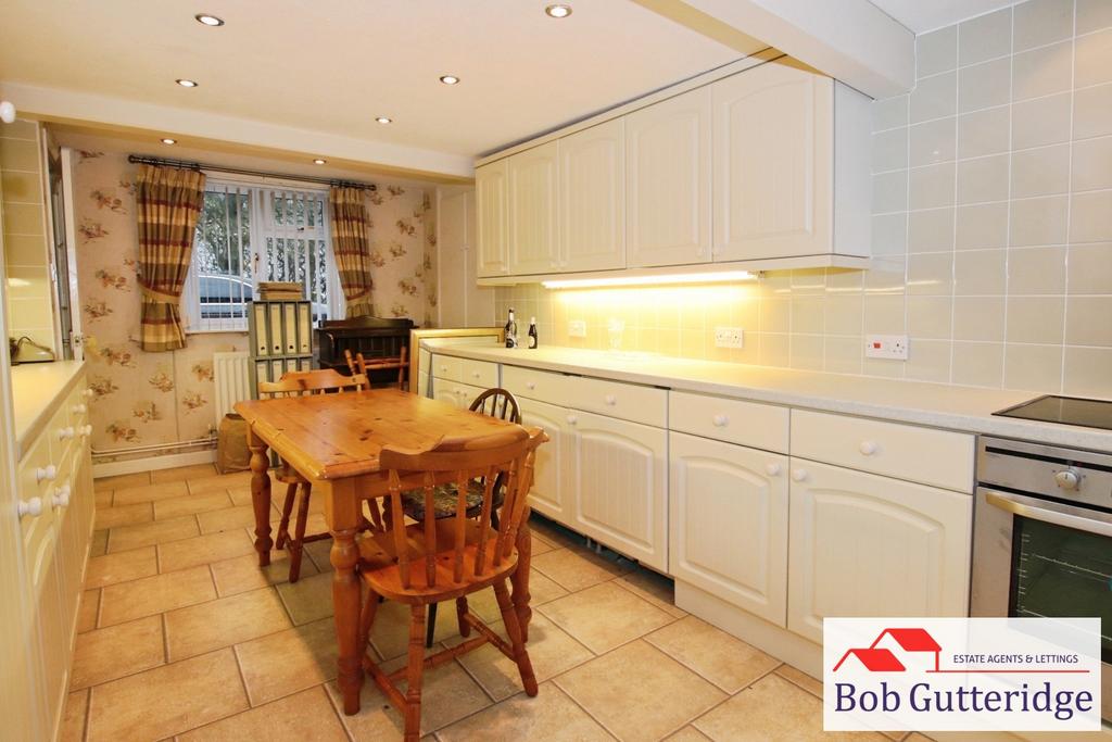 Fitted kitchen