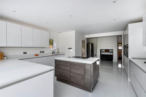 undefined, Boughton Hall Avenue, Send,