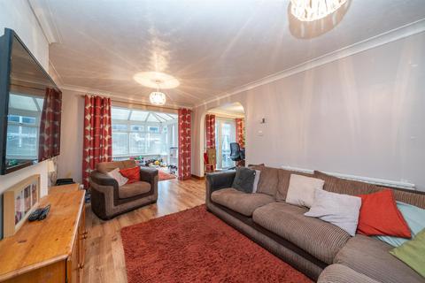 3 bedroom terraced house for sale, Curtis Close, Mill End, Rickmansworth