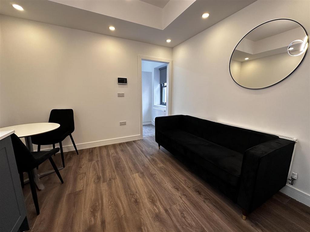 Kitchen/Lounge