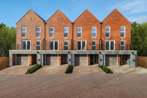 4 bedroom terraced house for sale, Kensington Mid at Temple Woods, Strood Roman Way ME2