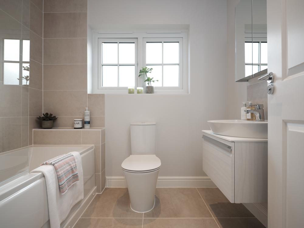 The Thaxted - Bathroom