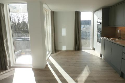 2 bedroom flat to rent, Lawrence House, Cambridge CB4
