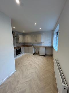 4 bedroom terraced house to rent, St. Edmunds Close, Erith