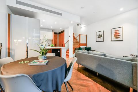 2 bedroom flat to rent, Capital Building, Embassy Gardens, London, SW11