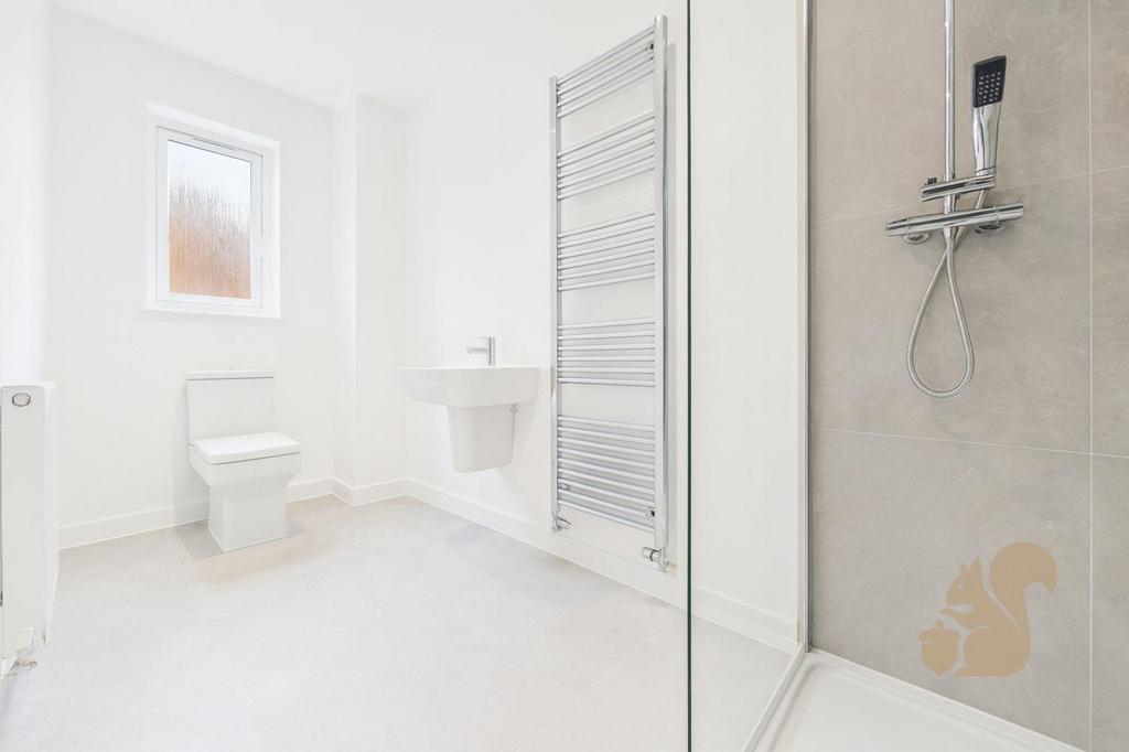 Plot 4 - Oak Fields - En Suite .jpg