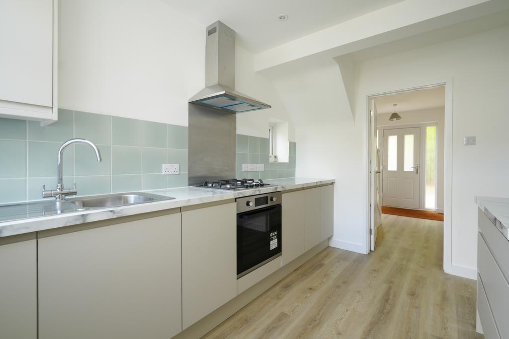 16. Kitchen 2
